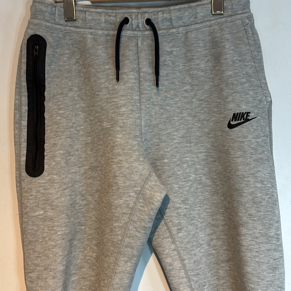 NIKE Unisex Kids Tech Fleece Sweatpants Heathered grey/black size XL - Picture 12 of 12